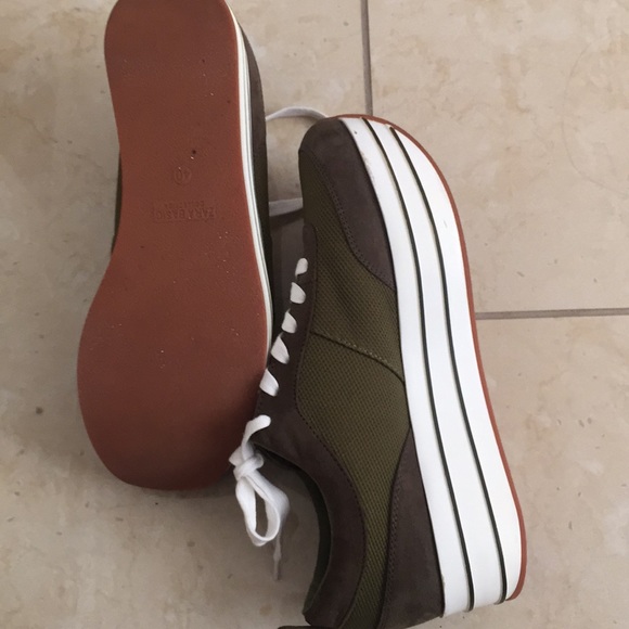 Shoes - Picture 4 of 6